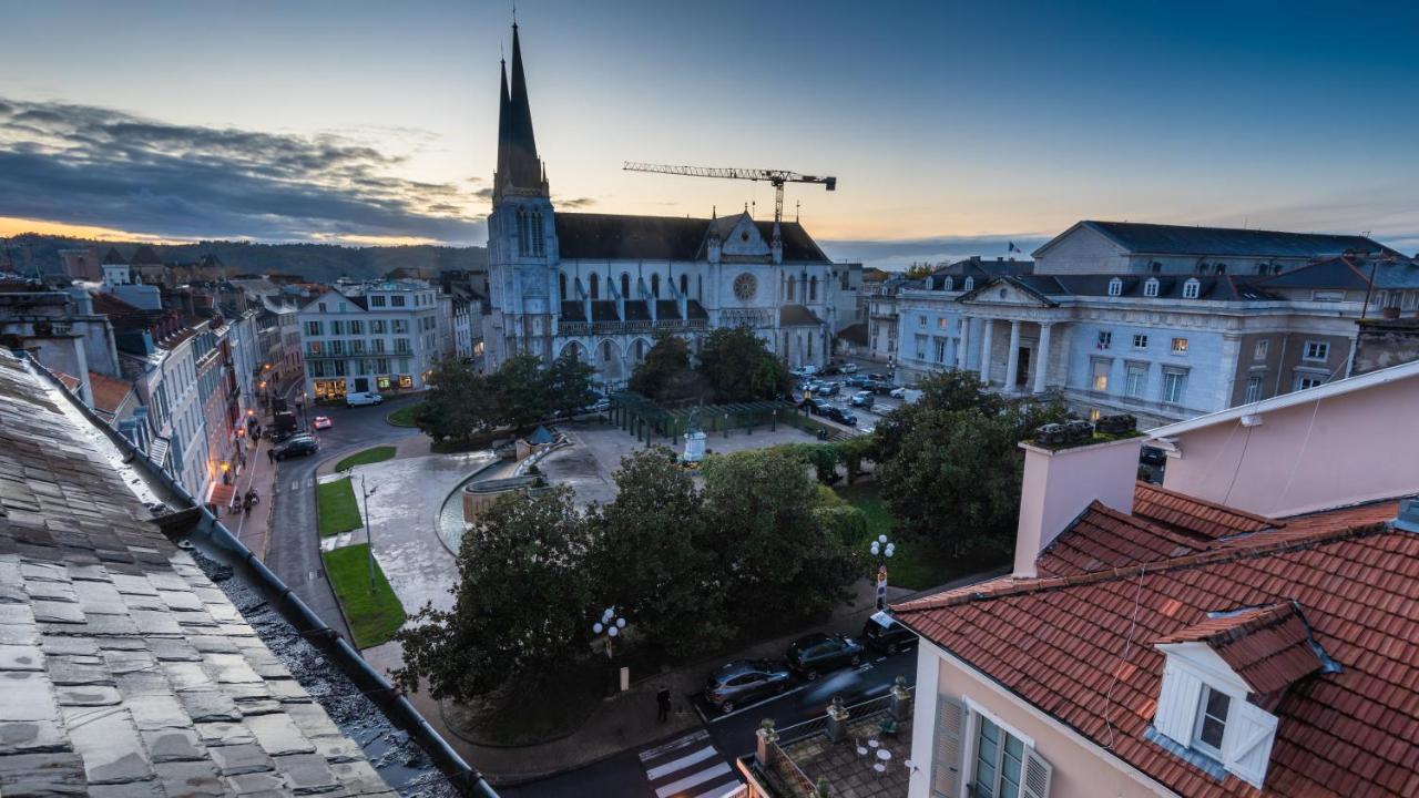 Appartement cœur de ville - Au calme - WiFi - Four, Lave-sèche Linge Pau Esterno foto